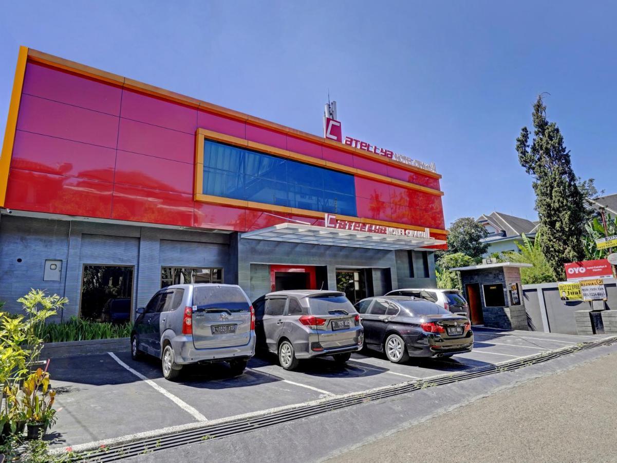 Oyo 3953 Hotel Catellya II Cipaku Бандунг Екстер'єр фото