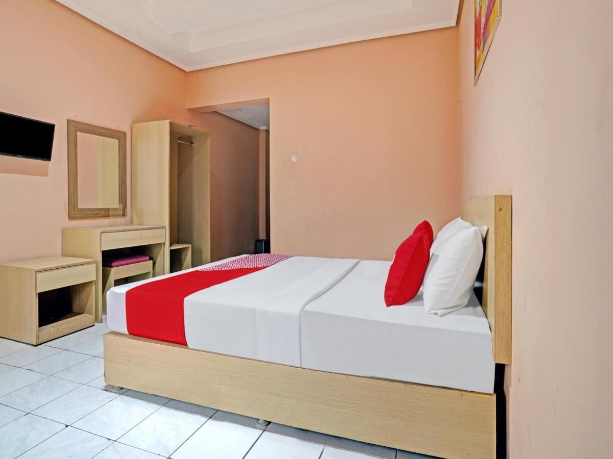 Oyo 3953 Hotel Catellya II Cipaku Бандунг Екстер'єр фото
