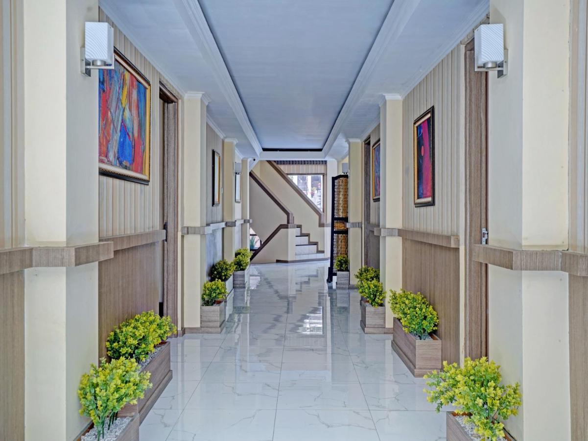 Oyo 3953 Hotel Catellya II Cipaku Бандунг Екстер'єр фото