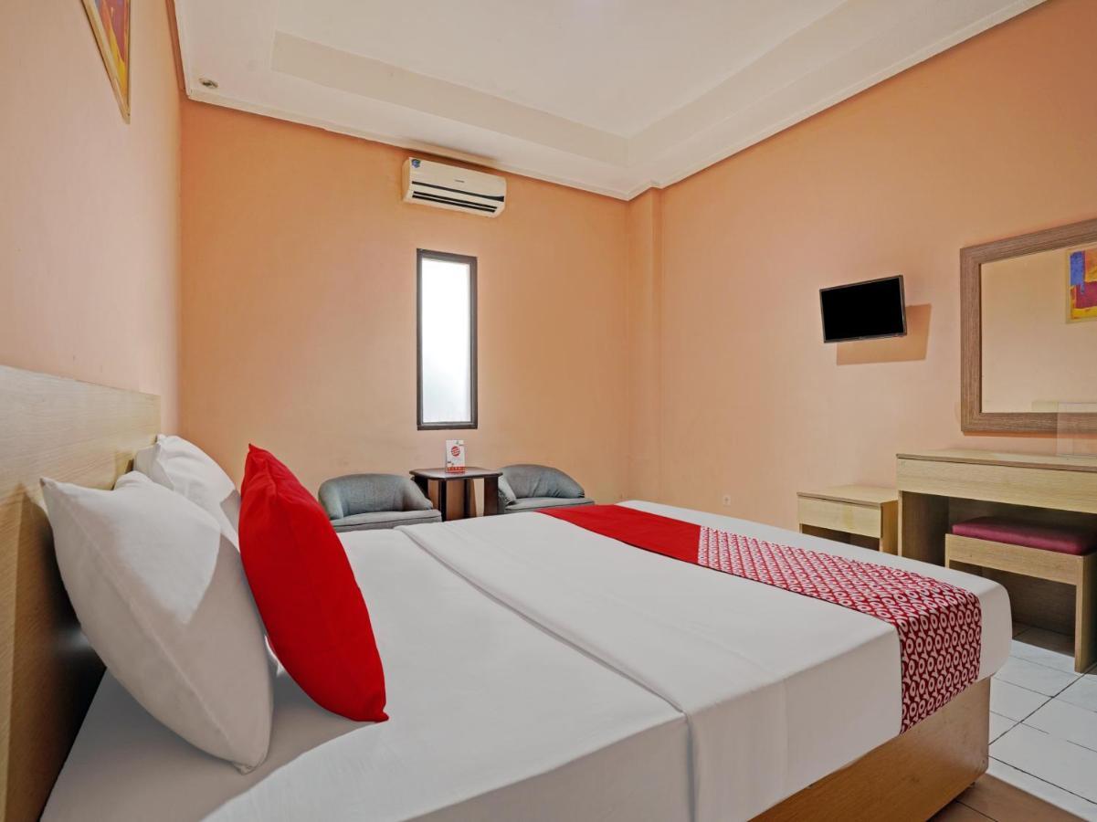 Oyo 3953 Hotel Catellya II Cipaku Бандунг Екстер'єр фото