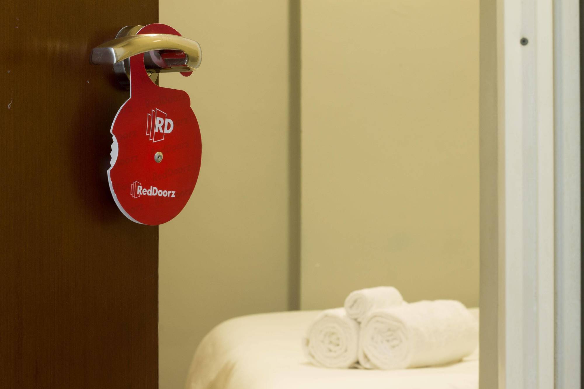 Oyo 3953 Hotel Catellya II Cipaku Бандунг Екстер'єр фото